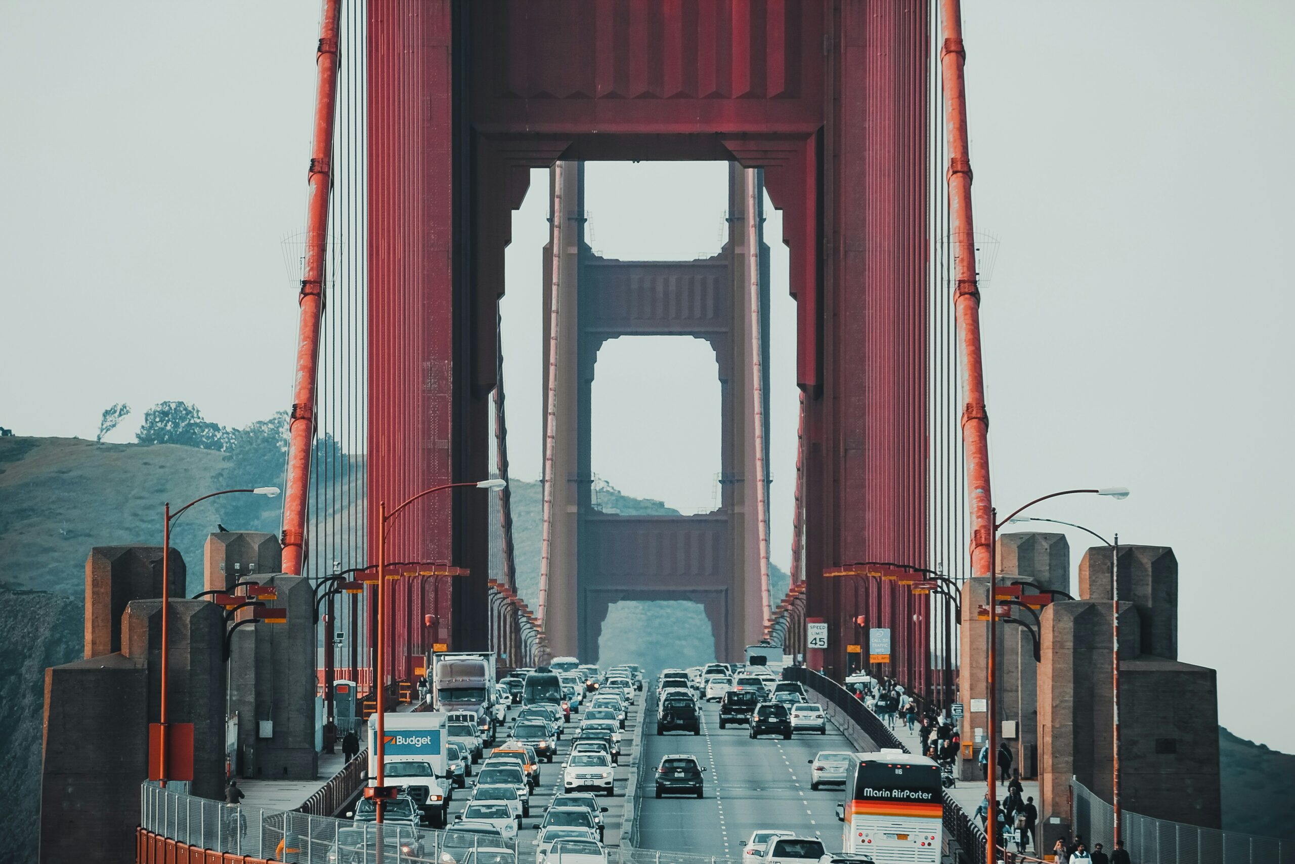 how to gain traffic on a saas blogging site?